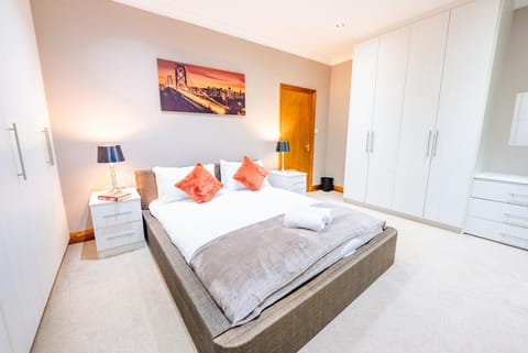 Bed, Photo of the whole room, Bedroom, towels, wardrobe