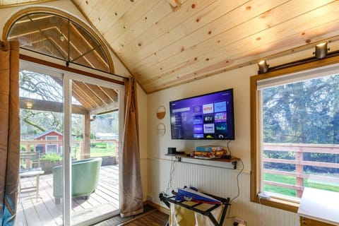 Birdhouse country living close to everything House in Eugene