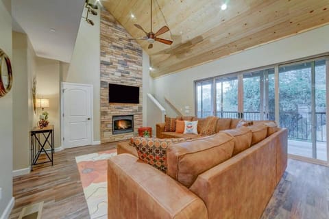 Butterfly View Retreat - 45 Min to Yosemite House in Mariposa