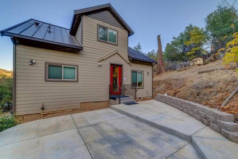 Butterfly View Retreat - 45 Min to Yosemite House in Mariposa