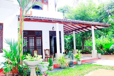 Facade/entrance, Day, Garden, Garden, Seating area, Garden view
