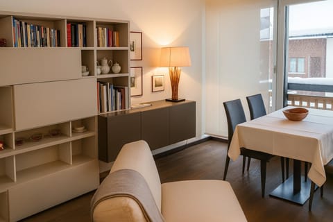 Bright Alpine Retreat Walk to Corvatsch Apartment in Saint Moritz