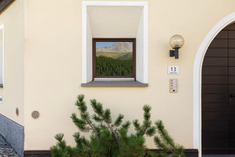 Bright Alpine Retreat Walk to Corvatsch Apartment in Saint Moritz