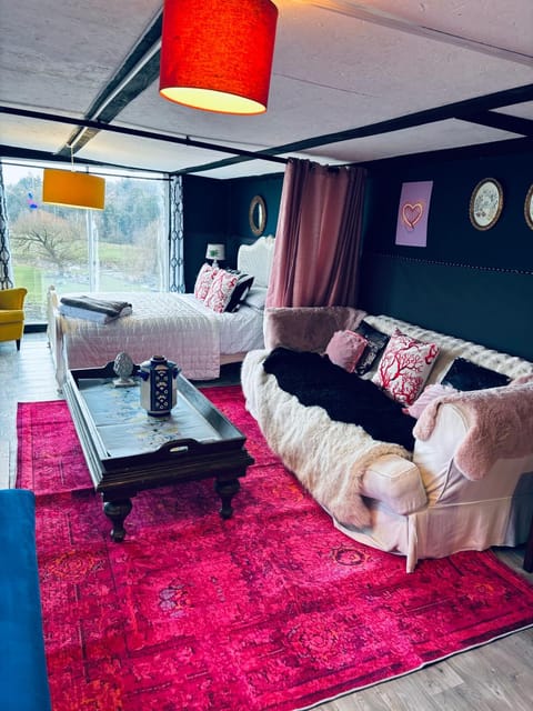 Outlook farm cabin firepit Cabin in Hertford