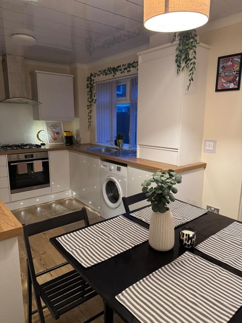 Cosy Glasgow Barrowlands stay-spacious & free parking Apartment in Glasgow