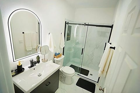 Modern Guesthouse ADU Sanctuary Campground/
RV Resort in Highland