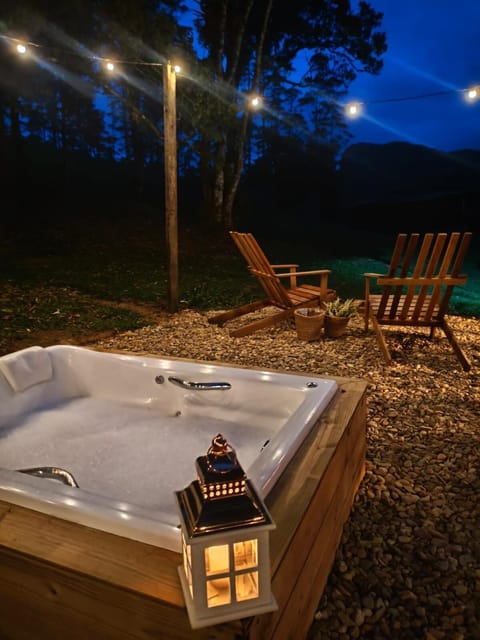 Hot Tub, Hot Tub
