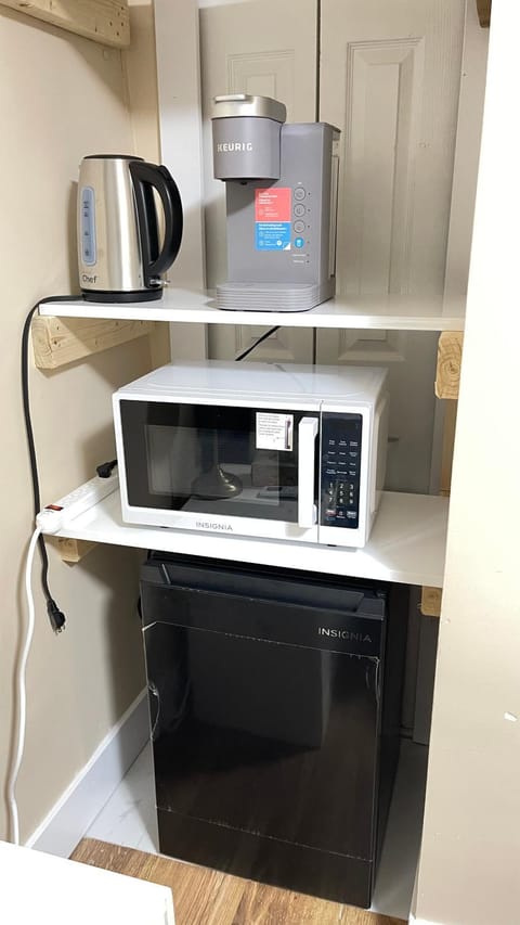 Coffee/tea facilities, Kitchen or kitchenette, microwave