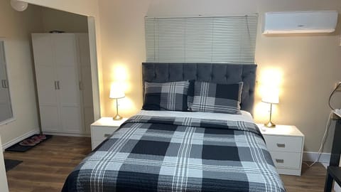 Bed, Bedroom, air conditioner