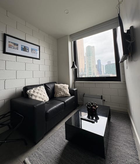 TV and multimedia, Seating area, City view