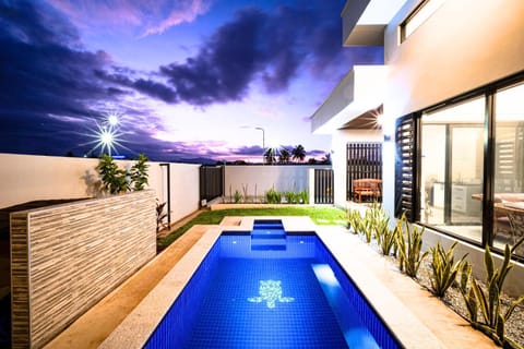 Property building, Pool view, Pool view, Swimming pool, Swimming pool, Swimming pool