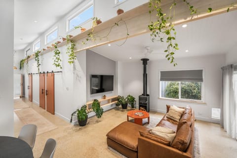 TV and multimedia, Living room, fireplace