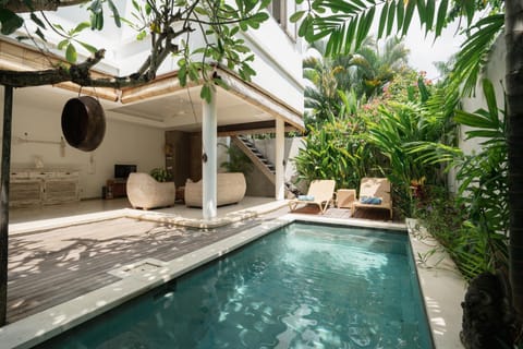 Property building, Pool view