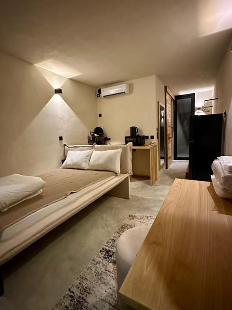 Bed, Bedroom, air conditioner