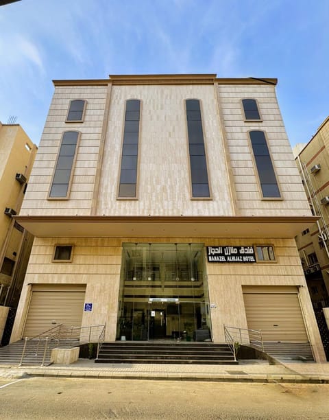 Property building, Day