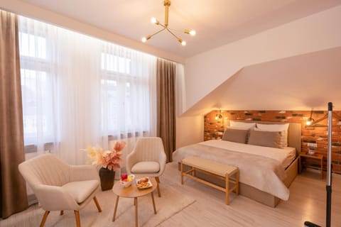 Bed, Living room, Photo of the whole room