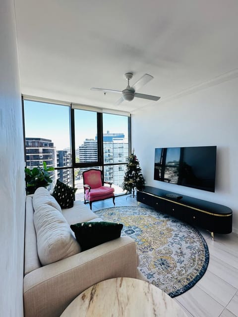 Communal lounge/ TV room, TV and multimedia, Living room, Seating area