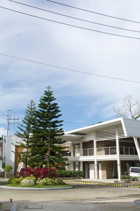 Property building, Area and facilities