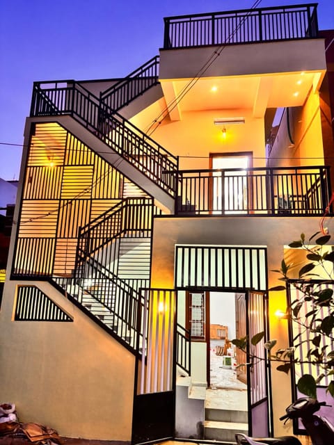 Property building, View (from property/room), Balcony/Terrace