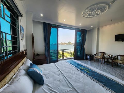 Bed, View (from property/room)
