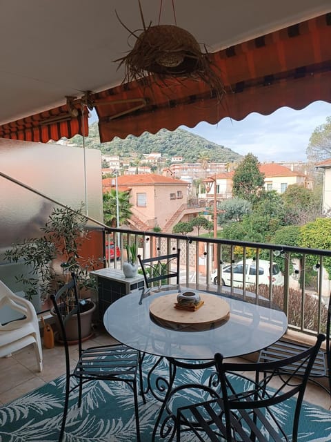 Appartement à 100m de la plage Apartment in Mandelieu-La Napoule