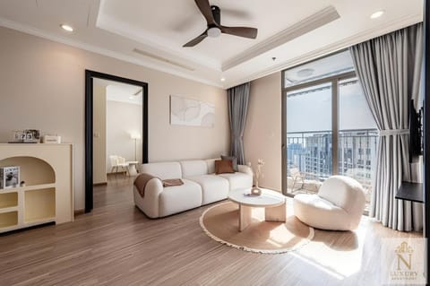 TV and multimedia, Living room, Seating area, air conditioner