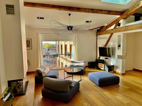 Communal lounge/ TV room, TV and multimedia, Living room
