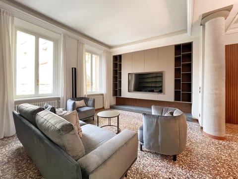 TV and multimedia, Living room, Seating area