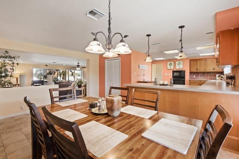 On Lake Time House in Lake Weir