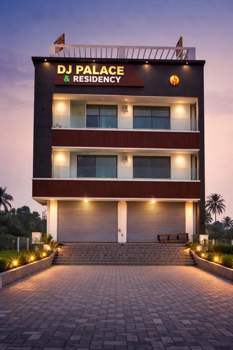 Property building, Facade/entrance