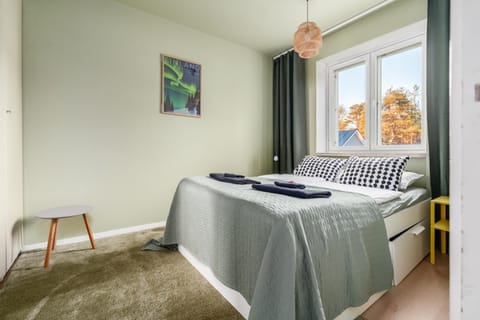 Arctic Bloom Retreat: 2BR w/ Parking Apartment in Rovaniemi