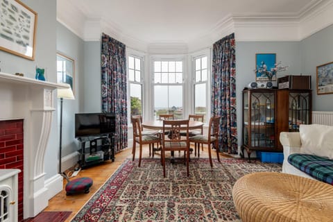 Communal lounge/ TV room, Living room