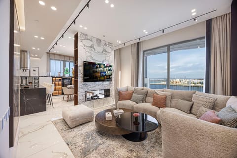 Communal lounge/ TV room, TV and multimedia, Living room, Seating area, Evening entertainment