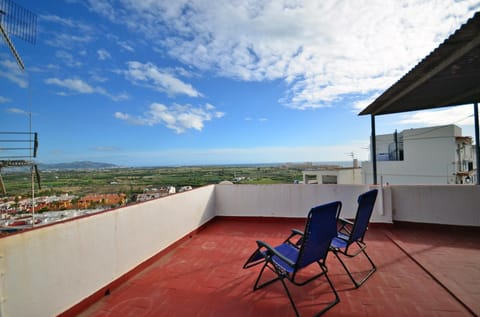 Natural landscape, Balcony/Terrace, Balcony/Terrace, Beach, City view, City view, Landmark view, Landmark view, Sea view, Sea view, Entertainment, Sunrise, sunbed