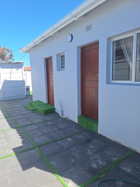 Evernice Guest House Bed and Breakfast in Cape Town