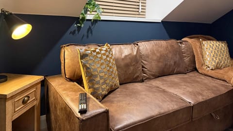 URBAN OAKS stylish city centre living Apartment in Londonderry