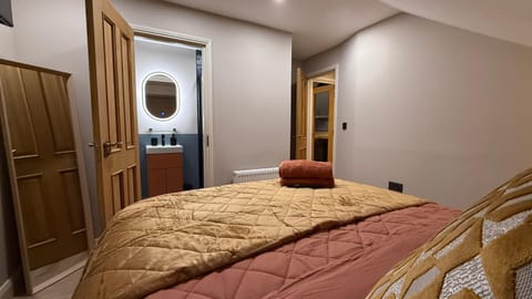 URBAN OAKS stylish city centre living Apartment in Londonderry