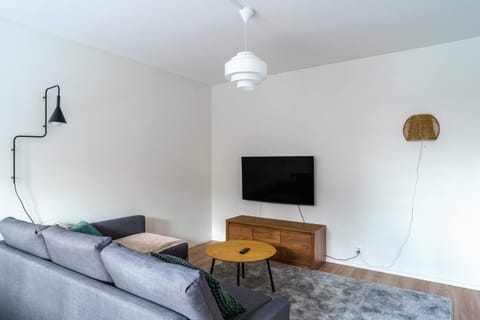 Communal lounge/ TV room, TV and multimedia, Seating area, internet