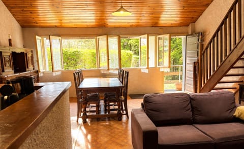 Kitchen or kitchenette, Living room, Dining area