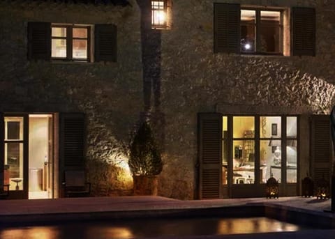 Property building, Night