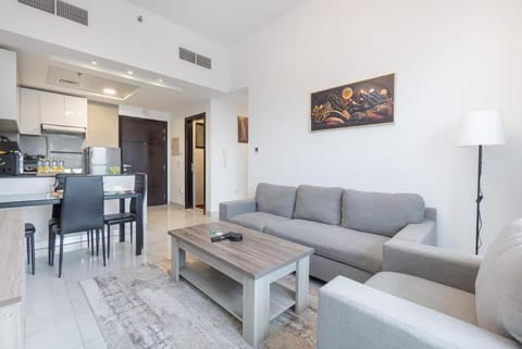 Free housekeeping visits during your stay - StayShort - Stunning 2BR Apartment in Jebel Ali Village Apartment in Dubai