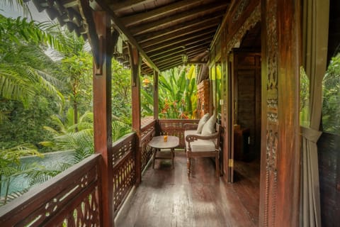 Garden, View (from property/room), Balcony/Terrace, Living room, Seating area, Garden view