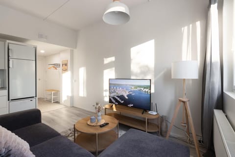 Communal lounge/ TV room, TV and multimedia, Seating area