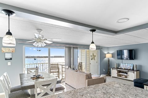 Bayfront 2Bed2Bath Condo Near OC Convention Center House in Isle of Wight Bay