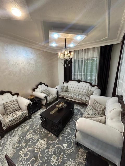 Living room, Photo of the whole room