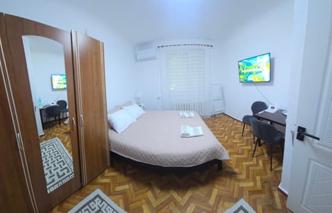 Bed, Decorative detail, air conditioner