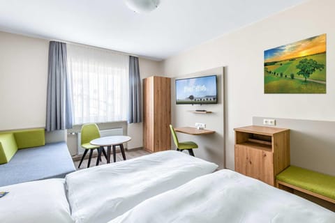 Bed, TV and multimedia, Photo of the whole room, Seating area