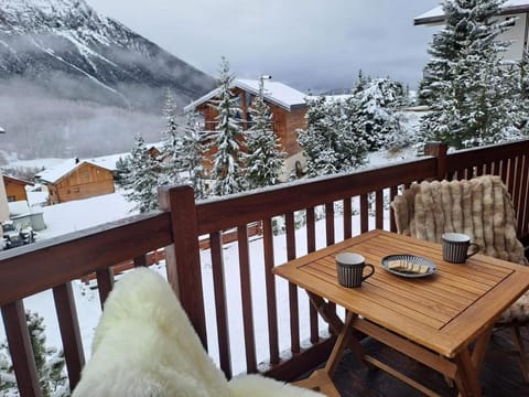 Patio, Natural landscape, Winter, View (from property/room), Balcony/Terrace, Mountain view