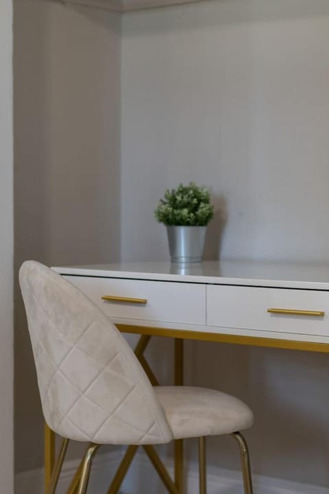 Jacuzzi and Games Close to Dwtn Disney and Parks House in Azalea Park