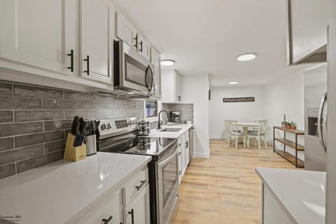 Corporate Cottage on Circle House in Ohio